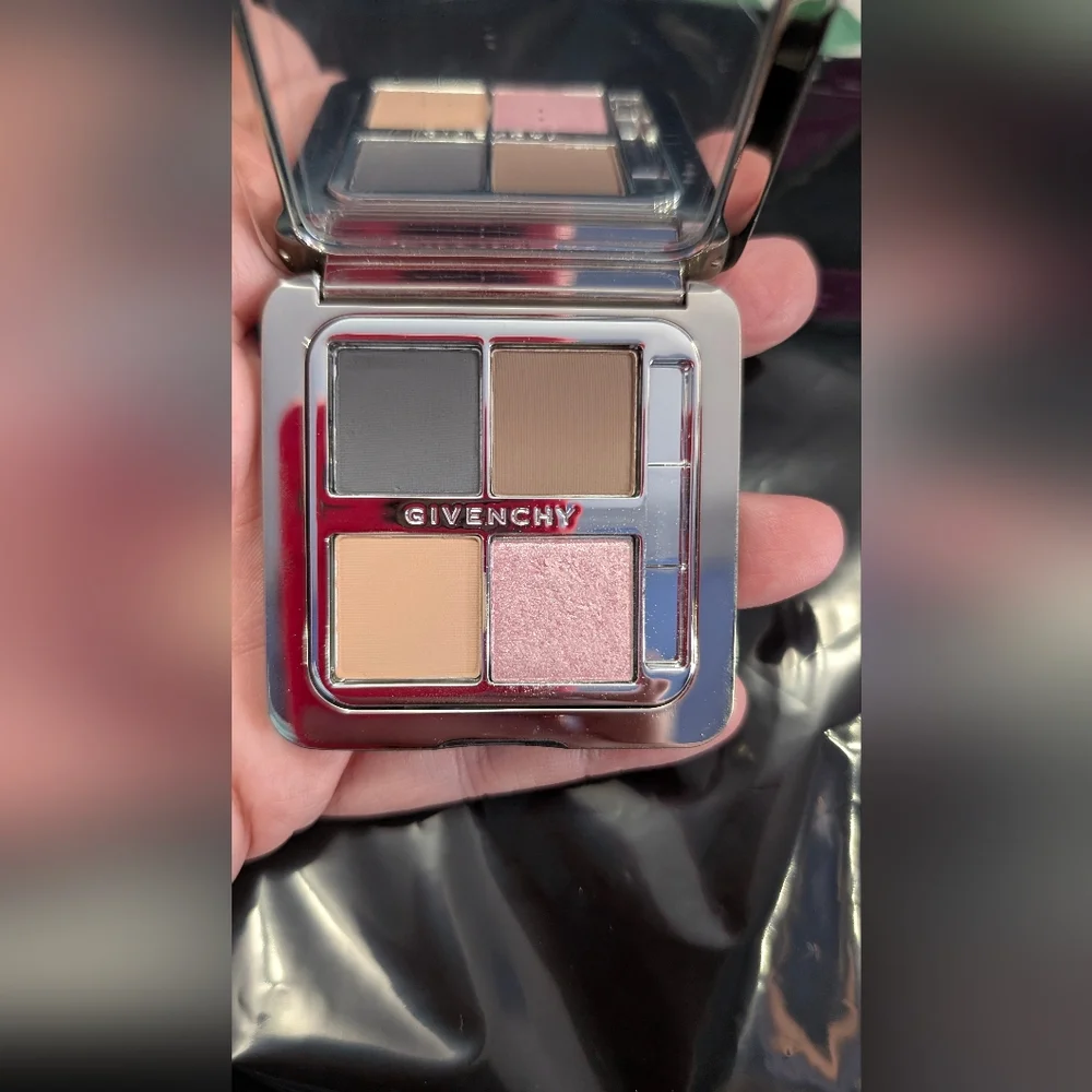 Givenchy Écrin Privé Private Felted Nudes Palette - Picture 3 of 3